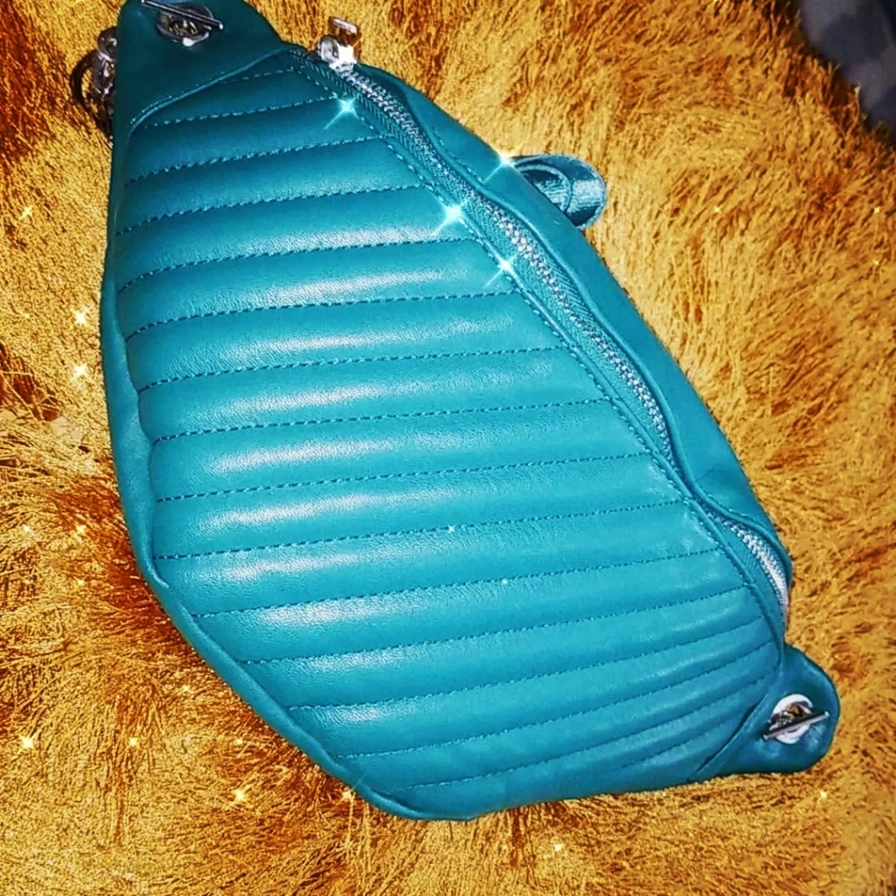 NWT Green Quilted Faux Leather Fanny Pack